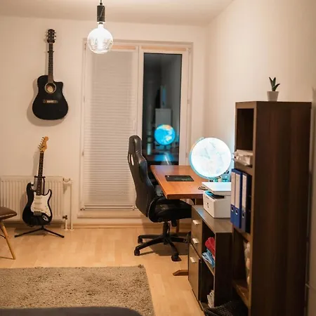 Ruhiges Apartment Mit Grossem Balkon Und Stellplatz Leipzig Eksteriør billede